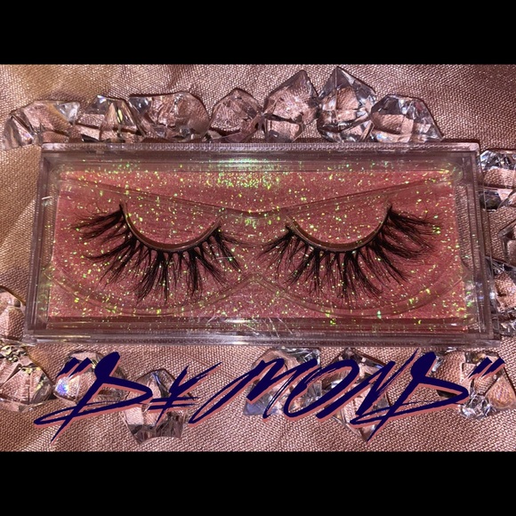 Lashes - Picture 9 of 13